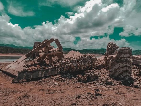 300 illik su basmış şəhər quraqlıq zamanı yenidən göründü - FOTO