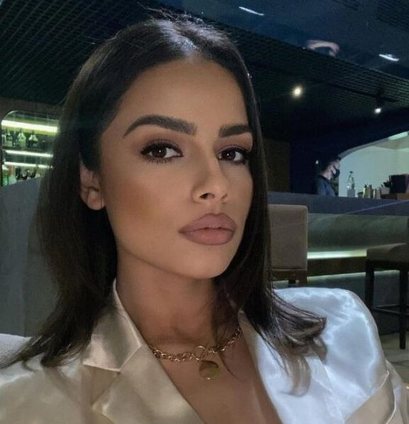Beyaz özündən 28 yaş kiçik azərbaycanlı xanımla eşq yaşayır - FOTO