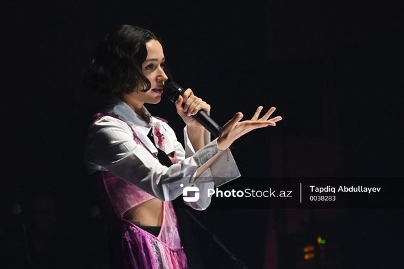 Türkiyəli müğənni Zeynəb Bastık Bakıda solo konsertlə çıxış edib - FOTOREPORTAJ