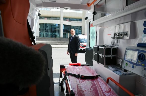 İlham Əliyevin tapşırığı ilə ölkəmizə yeni təcili tibbi yardım avtomobilləri gətirilib - FOTO