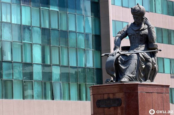 Şah İsmayıl Xətainin Bakıdakı heykəlinin yeri dəyişdirilir?