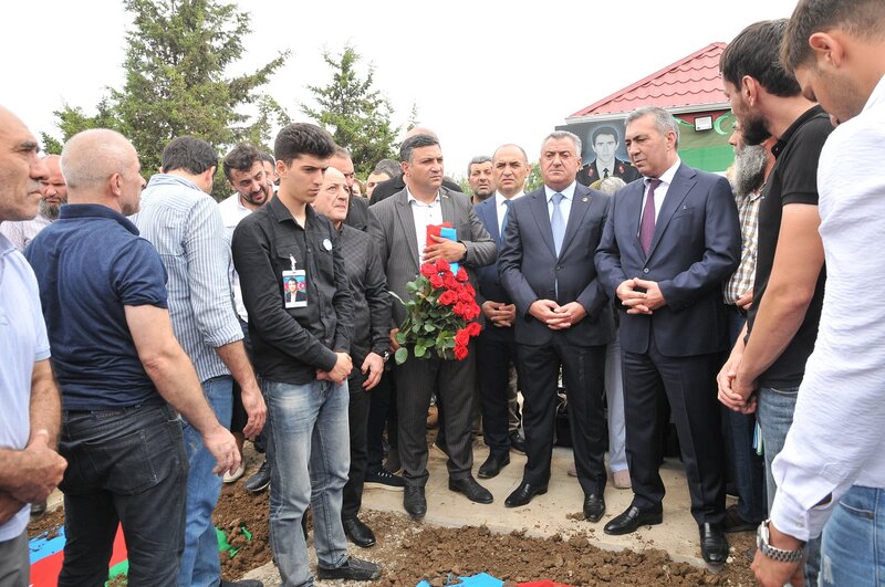 Abşeronda Birinci Qarabağ Müharibəsi şəhidləri dəfn edildilər - FOTOLAR