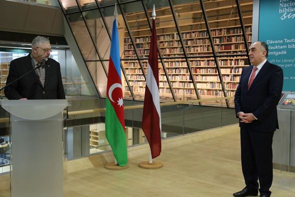 Elmar Məmmədyarov Latviya Milli Kitabxanasına Dağlıq Qarabağla bağlı kitab hədiyyə etdi - FOTO