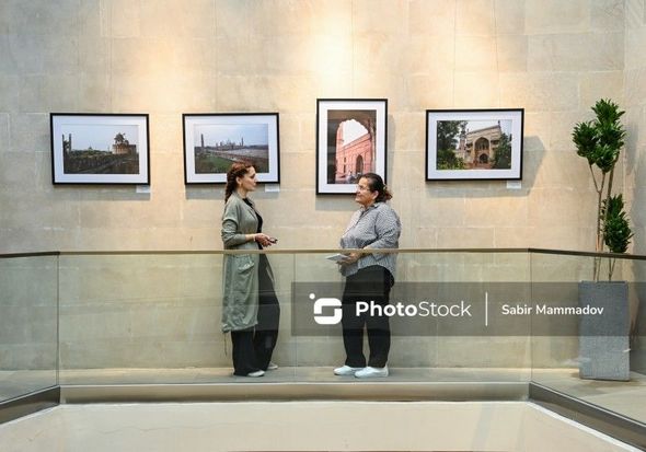 Tək səyahət edən, meşələrin içində gizlənmiş kəndləri kəşf edən azərbaycanlı xanımla MÜSAHİBƏ + FOTO