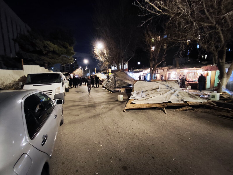 Bakıda 'Ətçilər' kimi tanınan ərazidə yerləşən kafelər və mağazalar sökülür - FOTO