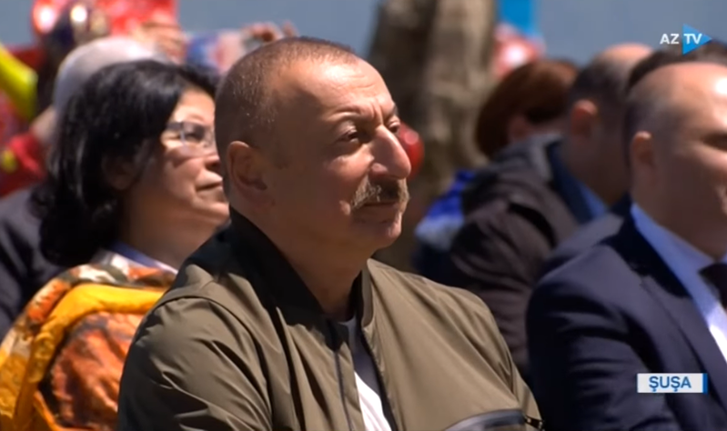 "Bayatı-Şiraz" ifası ilə prezidenti duyğulandıran Kənan kimdir? - VİDEO