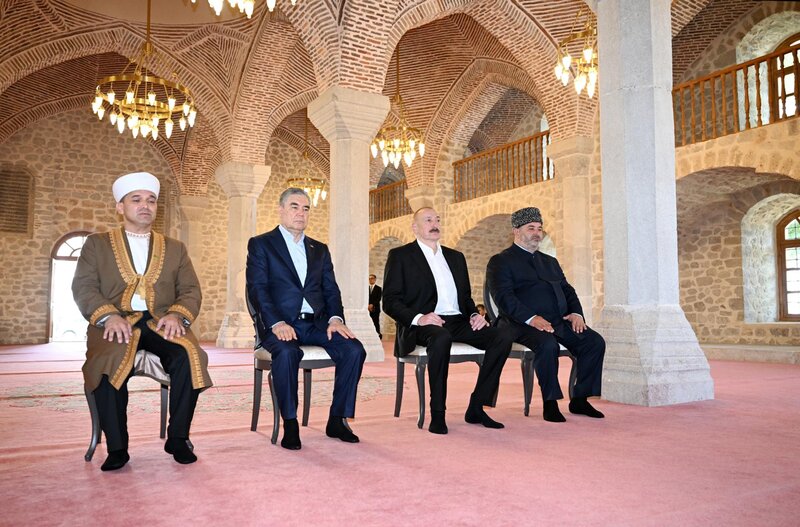 Prezidentlər Şuşada Yuxarı Gövhər Ağa məscidində - FOTOLAR