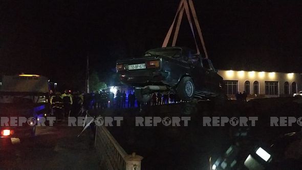 Şəkidə avtomobil çaya düşdü, sürücü xəsarət aldı - FOTO