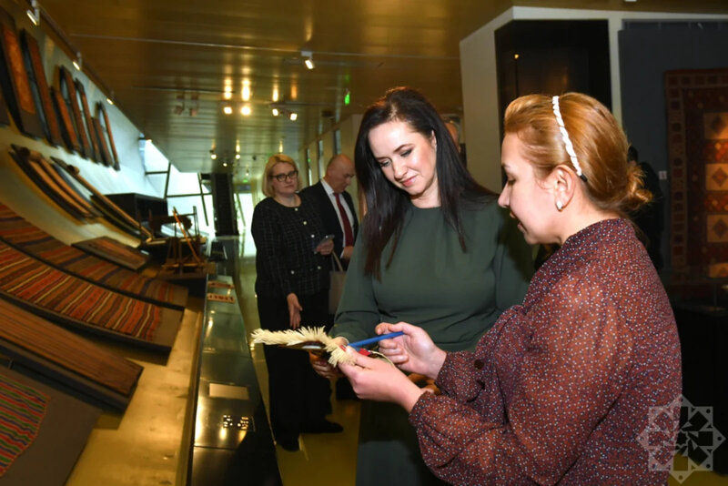 Baş nazir Milli Xalça Muzeyində - FOTOLAR