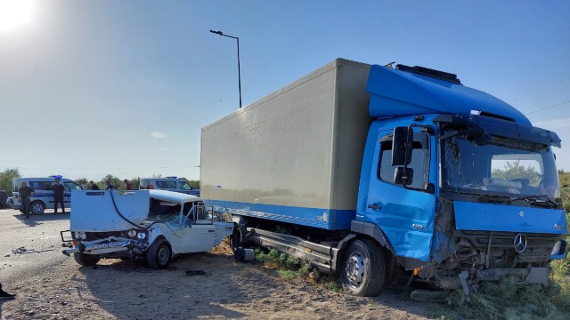 Şirvan-Salyan yolunda ağır qəza - Ölən var