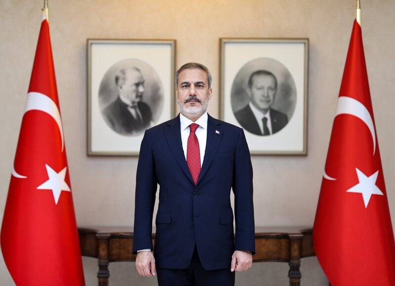 Hakan Fidan Barselonaya gedir