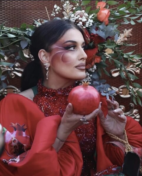 Elza fərqli geyim və obrazı ilə - FOTOLAR