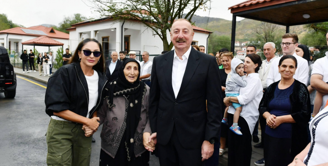 İlham Əliyevin ilk dəfə Azərbaycan Prezidenti seçilməsindən 20 il ötür