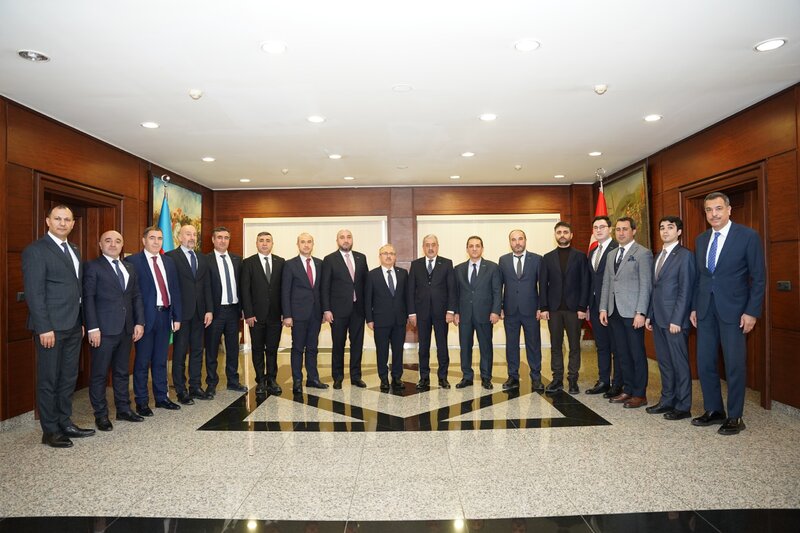MÜSİAD Azərbaycan İdarə Heyətinin üzvləri Türkiyənin yeni səfirini ziyarət etdilər
