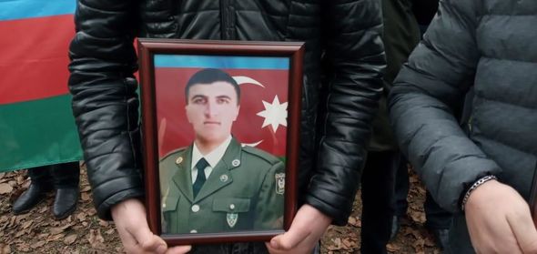Qubada şəhid olan hərbi qulluqçu dəfn edilir - FOTO