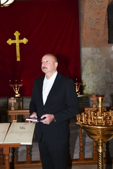 Prezident İlham Əliyev Qəbələnin Nic qəsəbəsindəki Müqəddəs Məryəm Ana Alban kilsəsində olub - FOTO