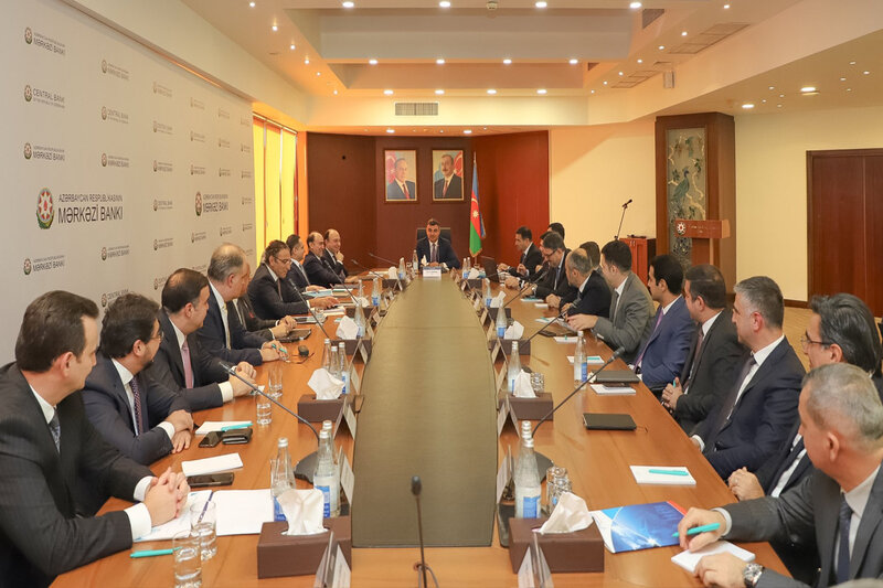 Taleh Kazımov bank rəhbərlərini TOPLADI