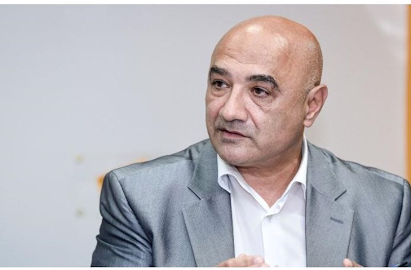 Onlar Azərbaycan vətəndaşı olsalar da, başqalarının çaldığı zurnaya oynayırlar