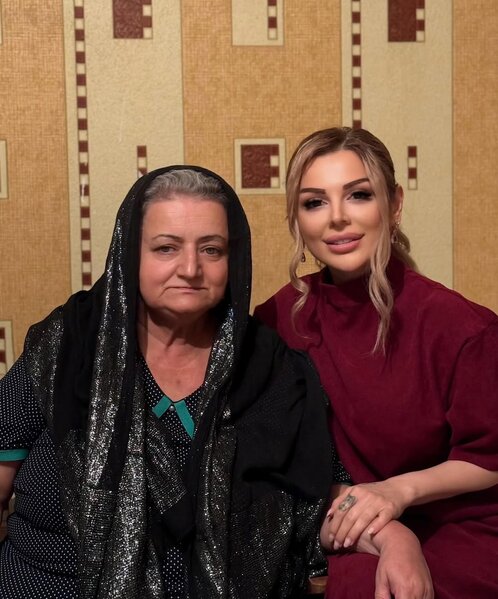 Əminə Aydın Xırdalanlının anası ilə - FOTOLAR