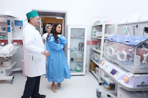 Leyla Əliyeva 3 nömrəli Şəhər Klinik Xəstəxanasının doğum şöbəsində olub - FOTO