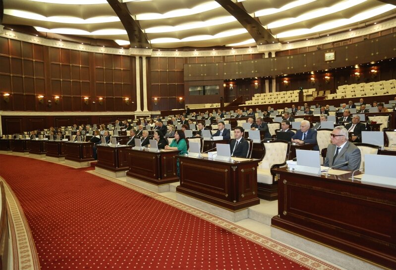 Milli Məclis Prezident və Birinci vitse-prezidenti təbrik etdi