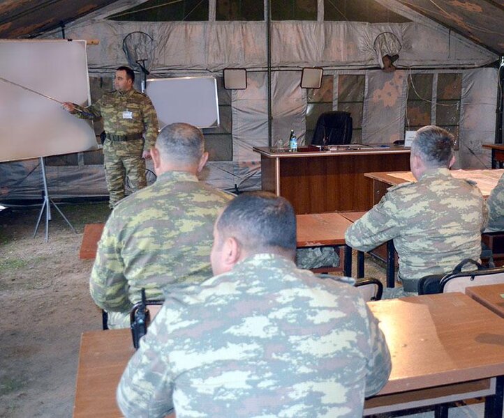 Azərbaycan Ordusunun Quru Qoşunlarında komanda-qərargah təlimi keçirildi - FOTO