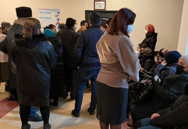 Vaksinasiya prosesi zamanı yaranan sıxlığın səbəbi AÇIQLANDI