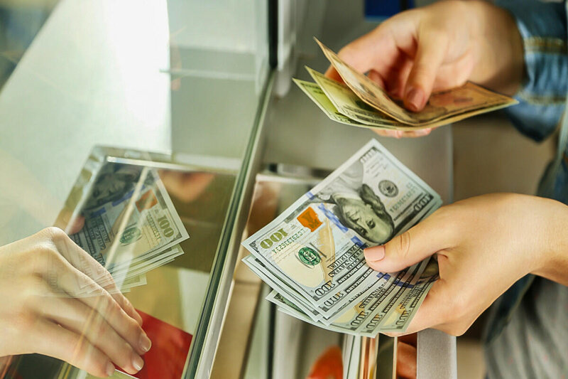 Dollar bu gün neçəyə satılır?
