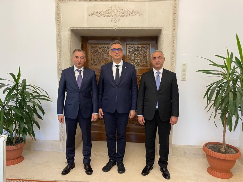 Elçin Yusubov Qarabağ bölgəsinin Rumıniya regionları ilə əlaqələrinin qurulmasını müzakirə edib - FOTOLAR
