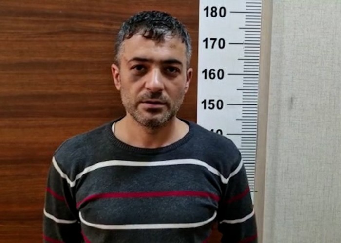 Bakıda qadının boğazından qızıl boyunbağını qopardı - VİDEO