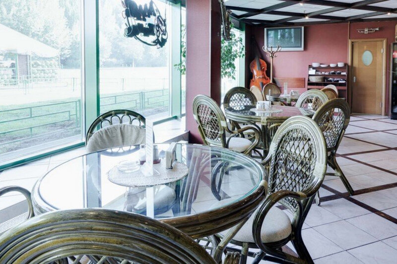 Şabranda karantini pozan kafe sahibi və müştəriləri cərimələndi