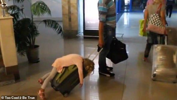 Aeroportun gözləmə zalından ən maraqlı görüntülər - FOTO/VİDEO