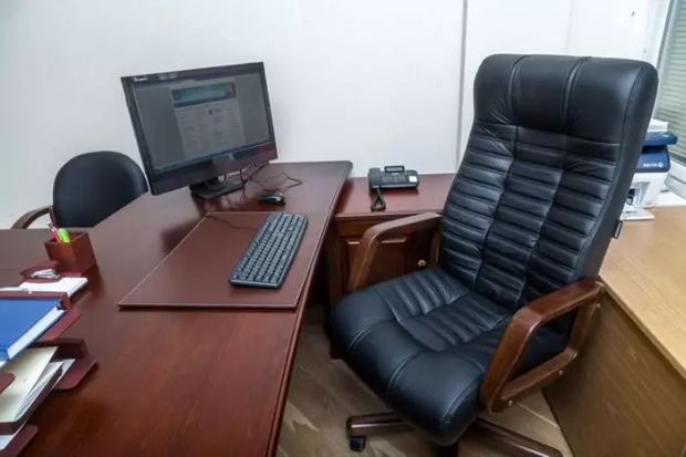 Nazirin işdən çıxardığı direktor xəstəxanaya yerləşdirildi