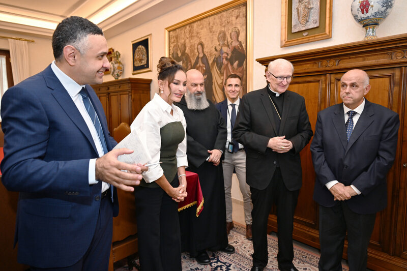 Birinci vitse-prezident Müqəddəs Pavel Bazilikasının baş keşişi ilə görüşüb - FOTOLAR