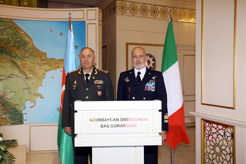 Azərbaycan və İtaliya Baş Qərargah rəisləri Bakıda görüşdü</p> 
 <p>
