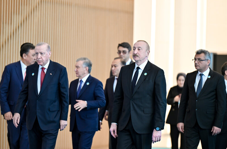 Prezidentlə həmkarları təməlqoyma mərasimində - Fotolar