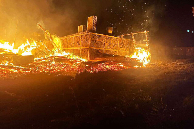 Restoran yanaraq külə döndü - Ermənistanda</p> 
 <p>