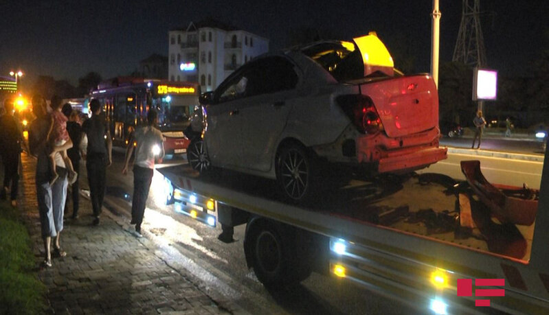 Bakıda 6 avtomobil toqquşdu, xəsarət alanlar var - FOTOLAR