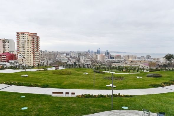 İlham Əliyev Bakıda Mərkəzi Parkın ikinci hissəsinin açılışında iştirak etdi - FOTOLAR