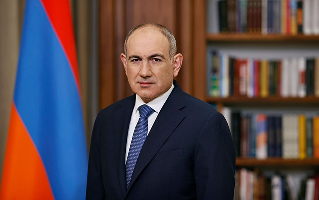 Paşinyan Sülh Şurasının ilk iclasına getdi