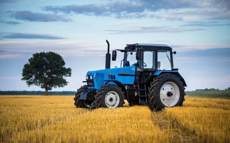 Bərdədə traktor yanıb, 1 nəfər xəsarət alıb