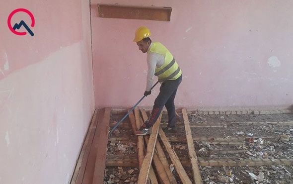 Prezidentin irad bildirdiyi məktəbdə söküntü başladı - FOTO