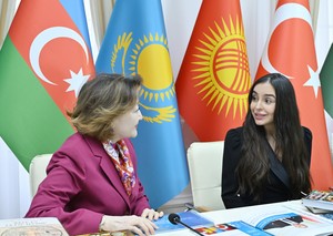 Leyla Əliyeva və Arzu Əliyeva Türk Mədəniyyəti və İrsi Fondunu ziyarət ediblər - FOTOLAR