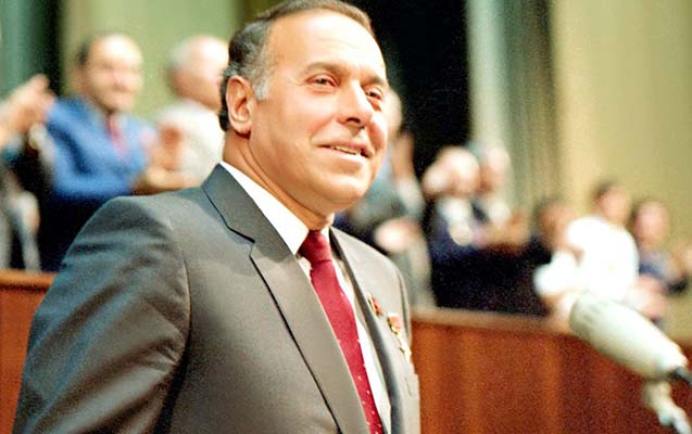 Ümummilli liderin vəfatından 20 il ötür