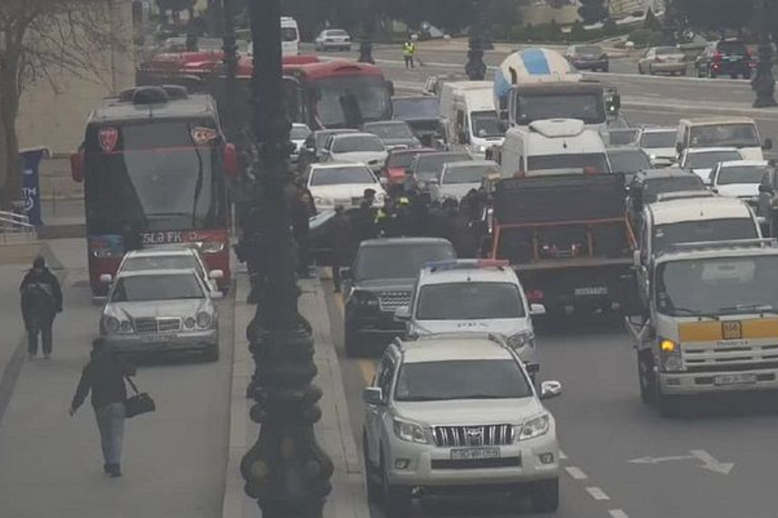 Şəfa stadionunun qarşısında yol qəzası