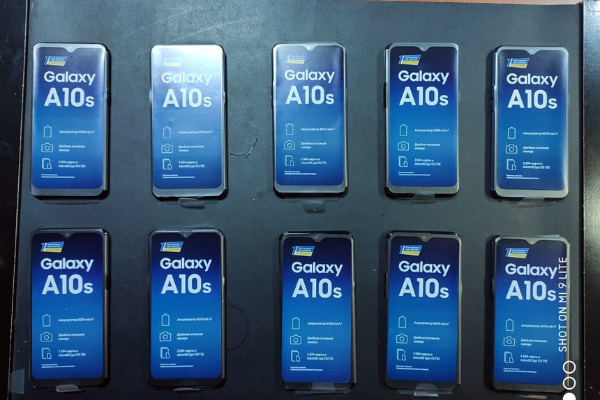 Mobil telefonları gizli yolla ölkəyə keçirməyə çalışdılar