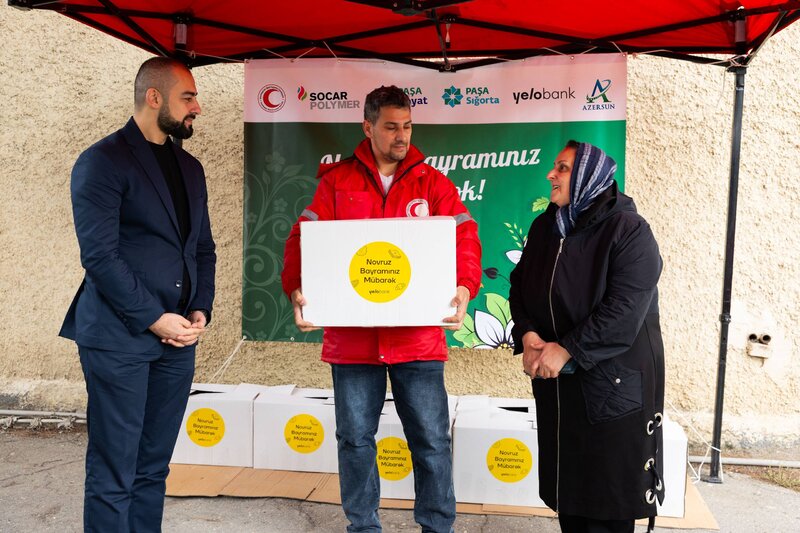 Yelo Bank-dan aztəminatlı ailələrə bayram sevinci