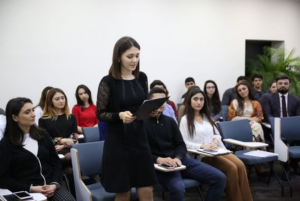 Leyla Əliyeva Seçenov adına Dövlət Tibb Universitetinin Bakı filialında poeziya gecəsində iştirak edib - FOTO