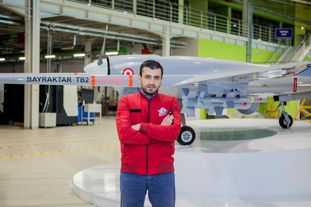 Səlcuk Bayraktar Azərbaycana şeir həsr edib - FOTO 
