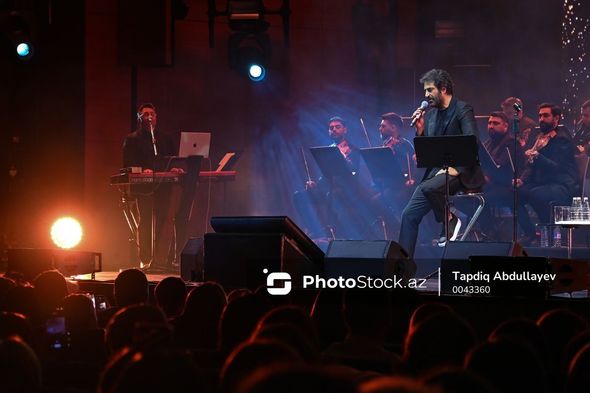 Mahsun Kırmızıgülün Bakıdakı konsertindən FOTOREPORTAJ